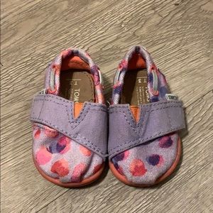 Infant/toddler Toms size 3